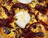 Foto del paso 5 de la receta: Pizza de setas al ajillo con cecina de León