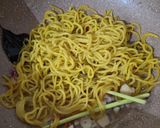 Foto langkah ke 3 dari resep Mie Mbek-mbek Mie Awud/Konyol Tegal.