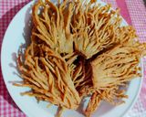 Foto langkah ke 4 dari resep Jamur enoki krispi.