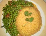 A picture of step 5 of Turmeric rice and peas.