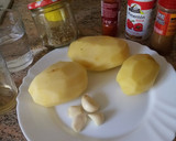 Foto del paso 1 de la receta: Patatas al ajillo pastor en sartén