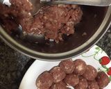 Hình bước làm 1 của món Cho bé món thịt viên chiên giòn với sốt miso