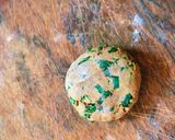 લસુની રોટી (Lasuni Roti Recipe In Gujarati) રેસીપી સ્ટેપ3ફોટો