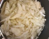 A picture of step 3 of Gado-gado (Indonesian traditional salad with peanut sauce).