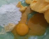 Foto langkah ke 1 dari resep Kue kering Thumbprint.