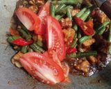 Foto langkah ke 4 dari resep Tumis kacang pedas.