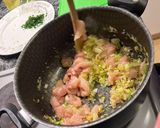 Foto del paso 2 de la receta: Risotto de pollo y champignons 🍗 🍄