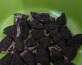 Foto langkah ke 1 dari resep Puding Susu Oreo.