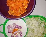 Foto langkah ke 1 dari resep Acar Kuning Mentimun Wortel ala Menu Kondangan.