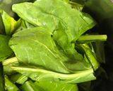 A picture of step 1 of Banana spinach pancakes with peanuts.