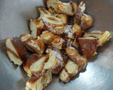 Foto del paso 1 de la receta: Puding de brioche (con turrón) y pasas