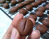 Foto langkah ke 4 dari resep Coffee Bean Cookies.
