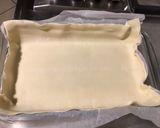 Une image de l'étape 1 de Tarte rhubarbe pomme aux pralines roses.