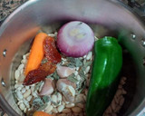 Foto del paso 2 de la receta: Alubias blancas con coles y doble sofritada