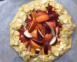 Une image de l'étape 8 de Tarte Rustique Pêches et Nectarines.