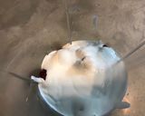 A picture of step 2 of Strawberry cream Shake.