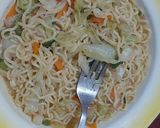 Foto langkah ke 4 dari resep Mie instant rebus.