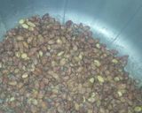 A picture of step 3 of Peanut burger.