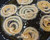 A picture of step 10 of Aloo ki Jalebi with aloo chaat.