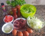 Foto del paso 1 de la receta: Huevos escalfados con bife a la plancha y ensalada