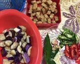 Foto langkah ke 1 dari resep Tumis terong tempe sedaapp aroma jeruk purut.