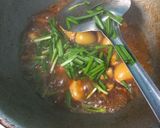 Foto langkah ke 4 dari resep Telur Puyuh Jamur Bumbu Kecap.