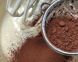 Foto langkah ke 3 dari resep Bolu Gulung Cokelat Lembut.