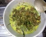 Foto langkah ke 4 dari resep Sayur Daun Singkong Masak Santan.