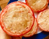 Hình bước làm 2 của món Cà Chua Nhồi Chả Tôm Quết Áp Chảo