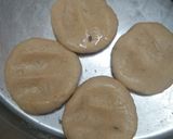 नमकीन पूरी (Namkeen puri recipe in Hindi) रेसिपी चरण 2 फोटो