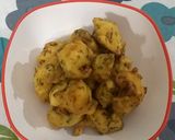 A picture of step 5 of Gobi (cauliflower) pakoda.