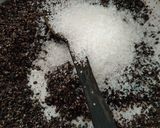 A picture of step 1 of Sesame seed rice ball.