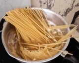 Foto langkah ke 1 dari resep Fettucini Carbonara ala Anak Kos.