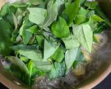 Gambar langkah 3 resipi Masak Lemak Pucuk Manis.