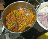 A picture of step 3 of Pigeon pepper salad.