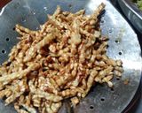 Foto langkah ke 2 dari resep Tumis Bunga Pepaya dan Tempe.