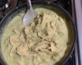 Foto del paso 5 de la receta: Pollo en salsa verde con toque cremoso
