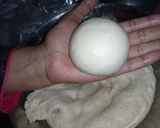 A picture of step 3 of Qulcha Naan.