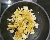 Foto del paso 2 de la receta: Tosta de foie con cebolla y manzana caramelizada