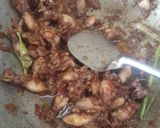 Foto langkah ke 4 dari resep Baby cumi pedas.