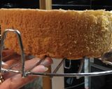 A picture of step 2 of Vanilla spong cake.