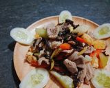 Hình bước làm 5 của món Thịt heo xào trứng & rau củ