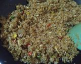 Foto langkah ke 4 dari resep Nasi Goreng Bakso.