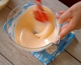 A picture of step 6 of Strawberry Decoration Cake, Chantilly Fraise.