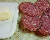 Foto del paso 3 de la receta: Bocaditos arrollados de salame especiado
