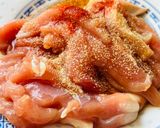 Hình bước làm 1 của món Bánh Gạo Ức Gà Xào Kim Chi & Bắp Cải Nhăn