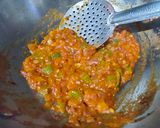 A picture of step 5 of Indian style tomato Spaghetti.