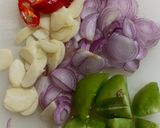 Foto langkah ke 1 dari resep Ikan pindang pedas bumbu iris praktis ✅.