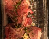Foto del paso 1 de la receta: Chuletas con miel y algo más.