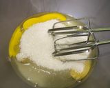 Foto langkah ke 2 dari resep Bolu Kukus Mekar (mekar sempurna).